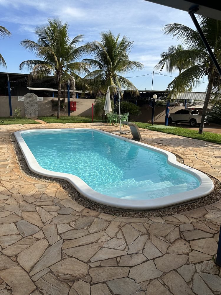 Piscina com deck