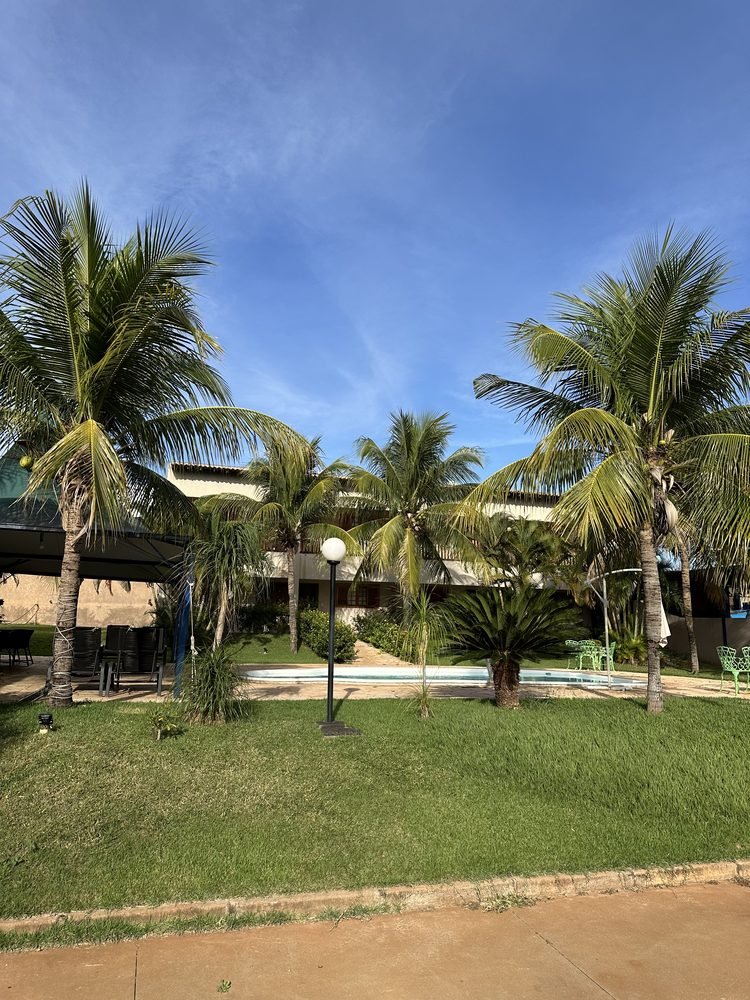 Acomodações e piscina